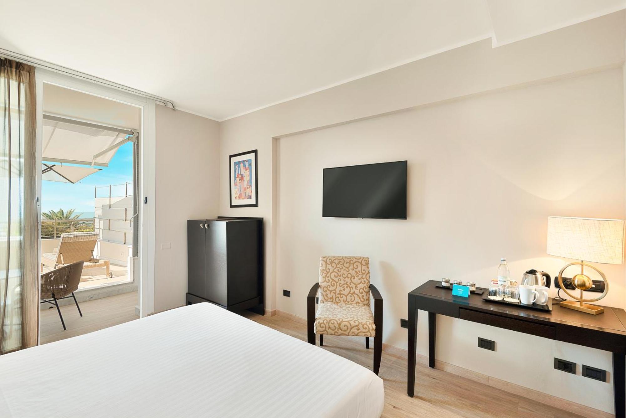 Hotel Excelsior Marina di Massa Eksteriør bilde