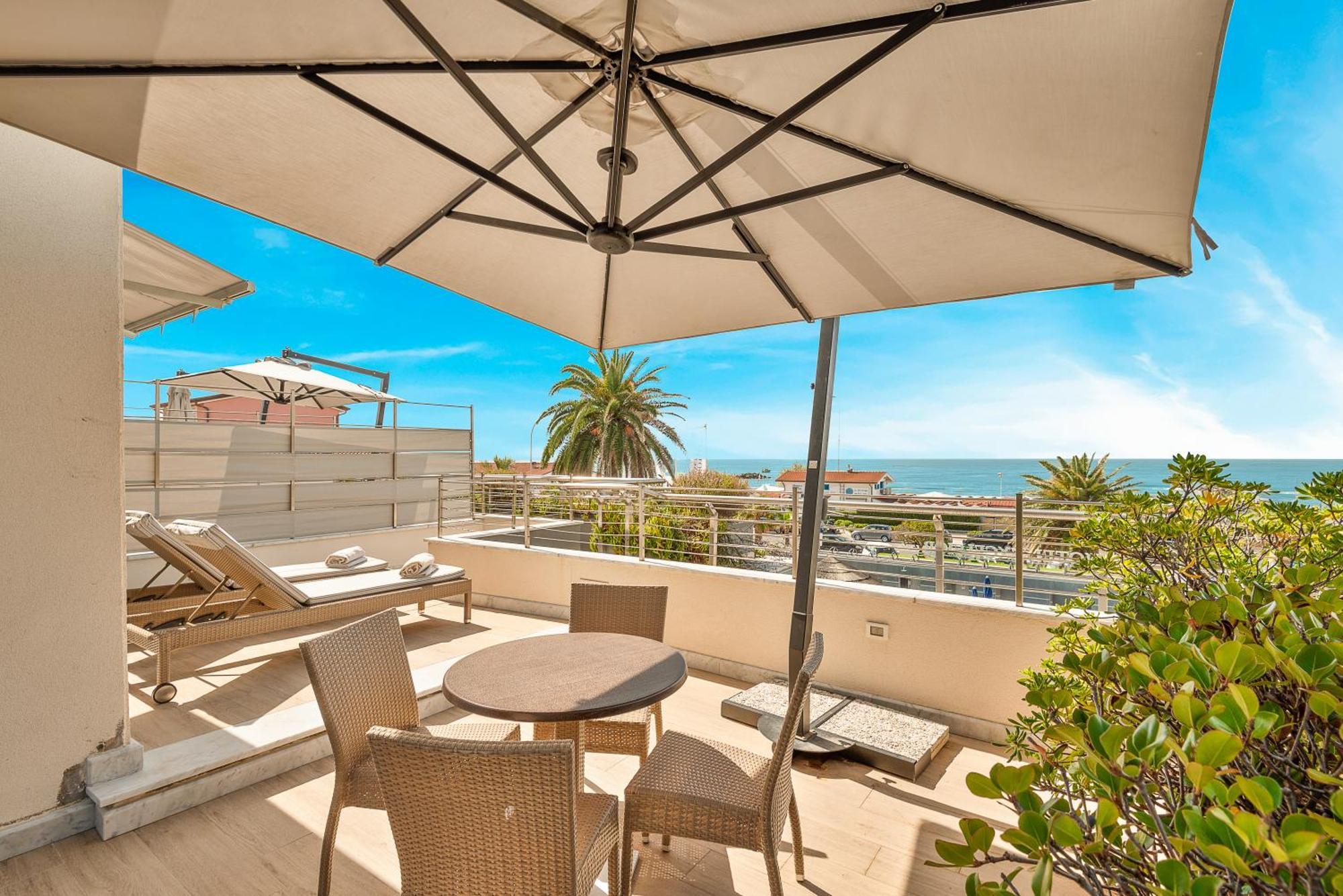 Hotel Excelsior Marina di Massa Eksteriør bilde