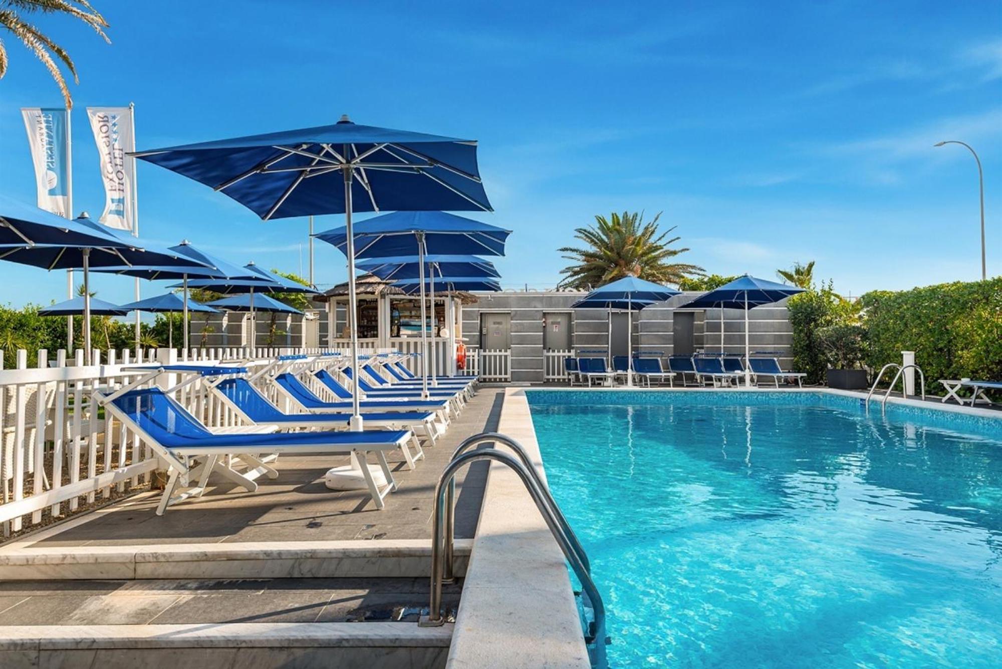 Hotel Excelsior Marina di Massa Eksteriør bilde